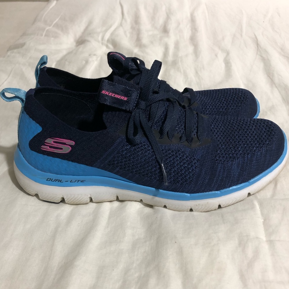 Skechers women’s size 10 blue no tie shoes.